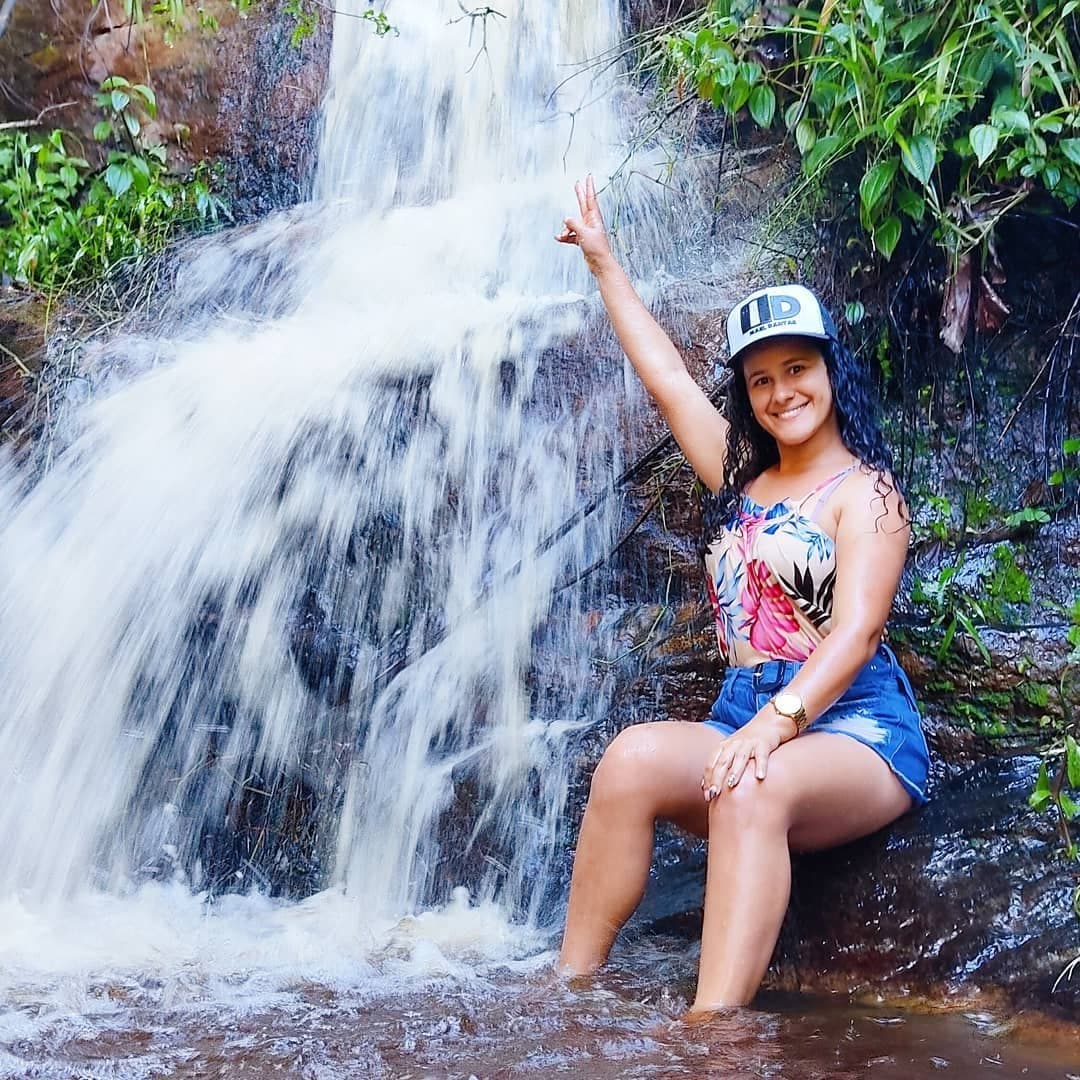 Click to view full size Minha nova deusa dona de casa já mim fez gozar muito