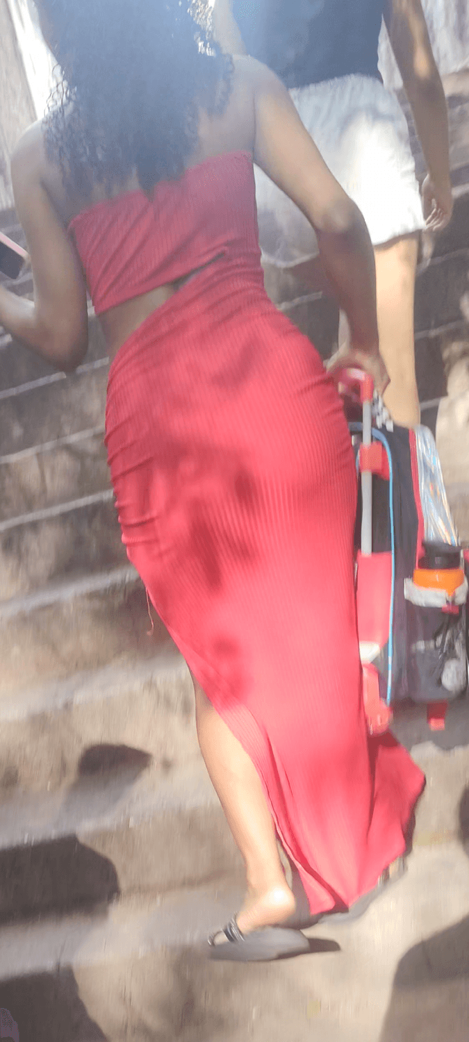 Blonde big ass + Nice ass close + Young Ebony hot ?