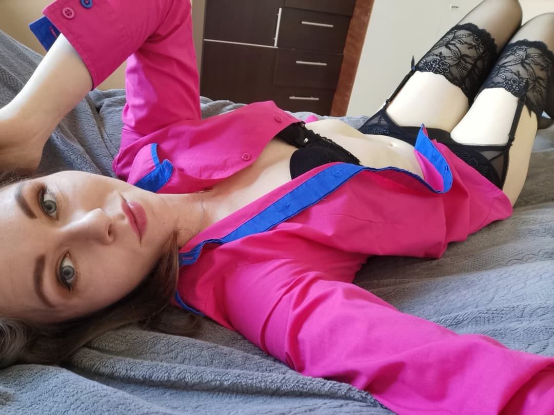 Horny flight attendant knows her charms