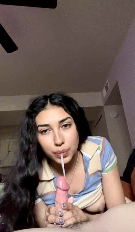 Wanna be pornstar Latina loves showing her tight and fuzzy cunt. Great nips tho ?