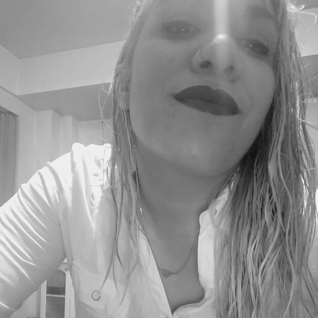 Click to view full size Linda cara para llenar de leche (tiene cara de mamadora)??