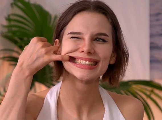 Click to view full size Golden jewel