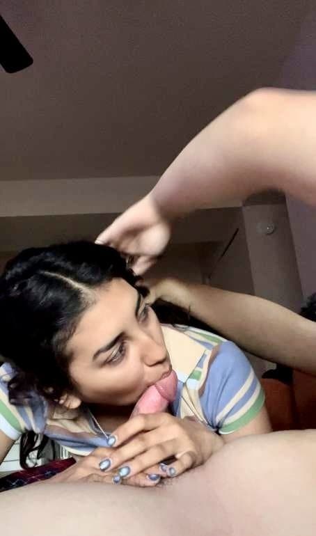 Wanna be pornstar Latina loves showing her tight and fuzzy cunt. Great nips tho ?