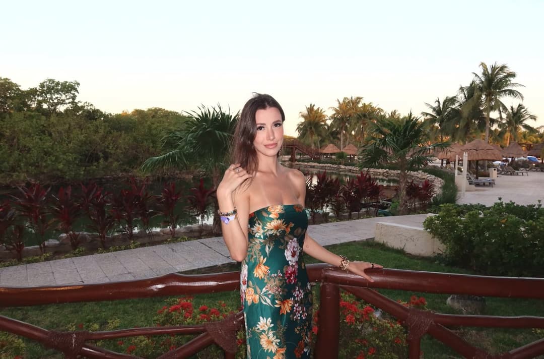 Let the breeze do the flirting for mef