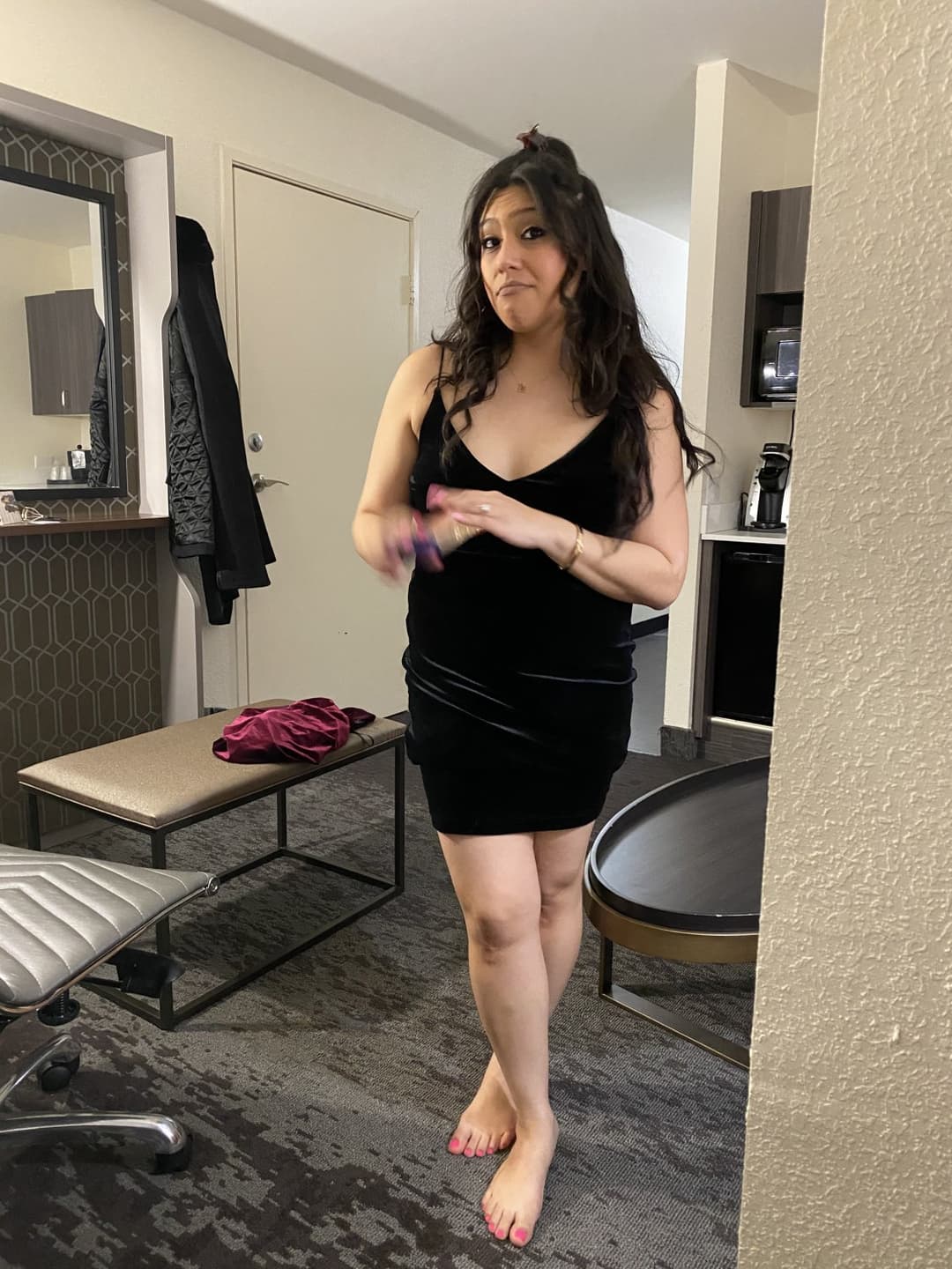 Heidi getting railed in hotel by stranger 5 minutes after he walked in the unlocked door. Kik cway5