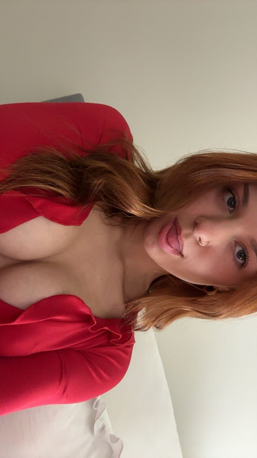 Cute college girl ready to be fucked hehe