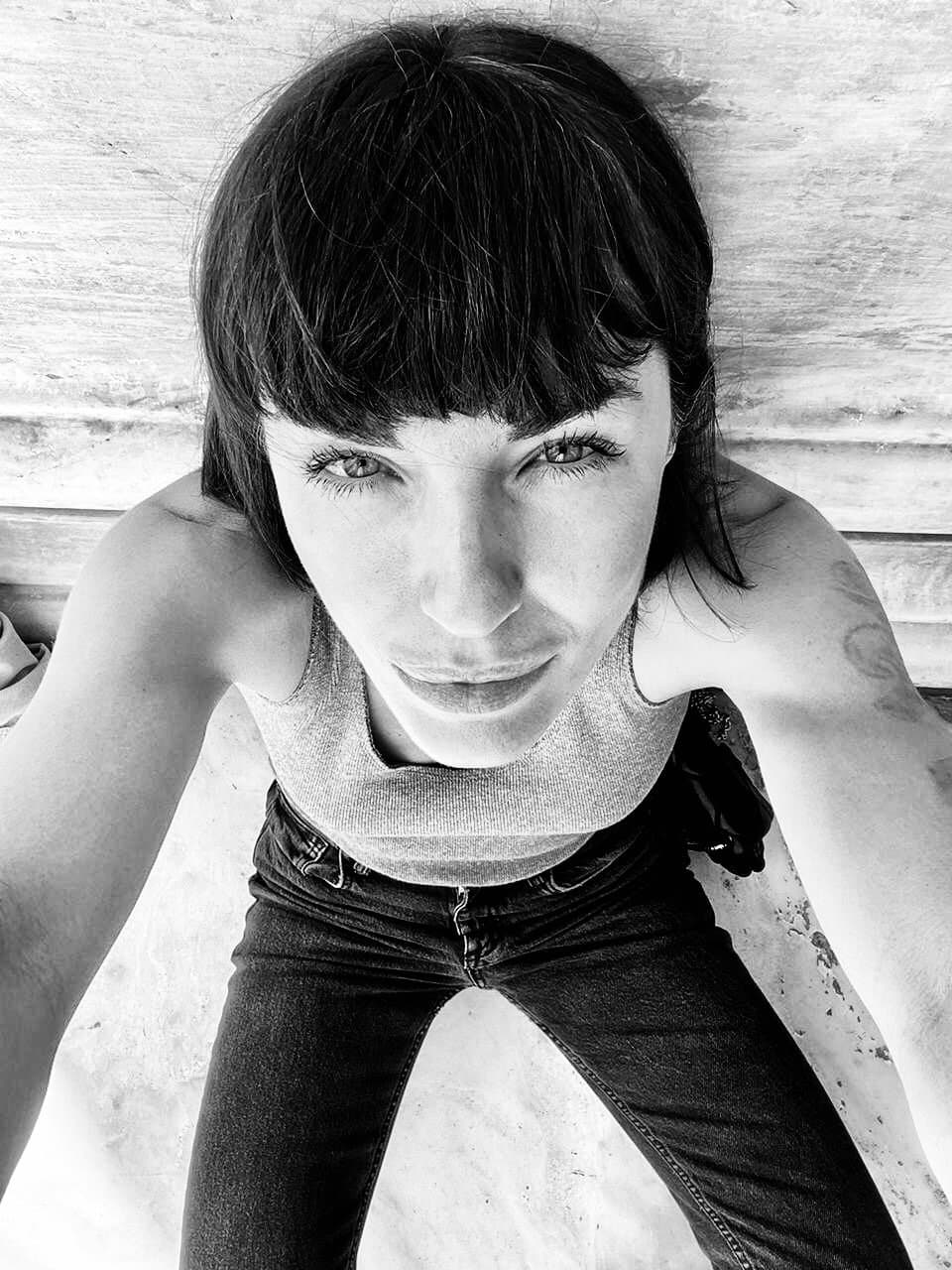 Ukrainian classy MILF Kik cutieposts to see some more photos of her