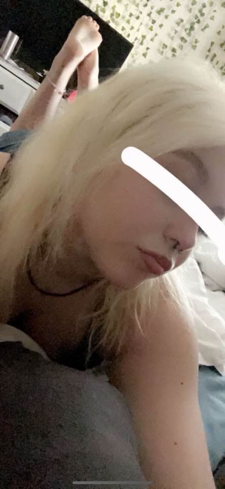 18 year old Alternative Teen Ashlyn