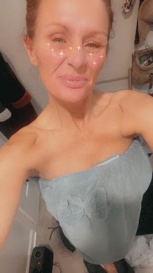 PERFECT PETITE MATURE SEXY HOT MILF COUGAR MOM featuring her daughter REAL CAMER ROLL LEAKS