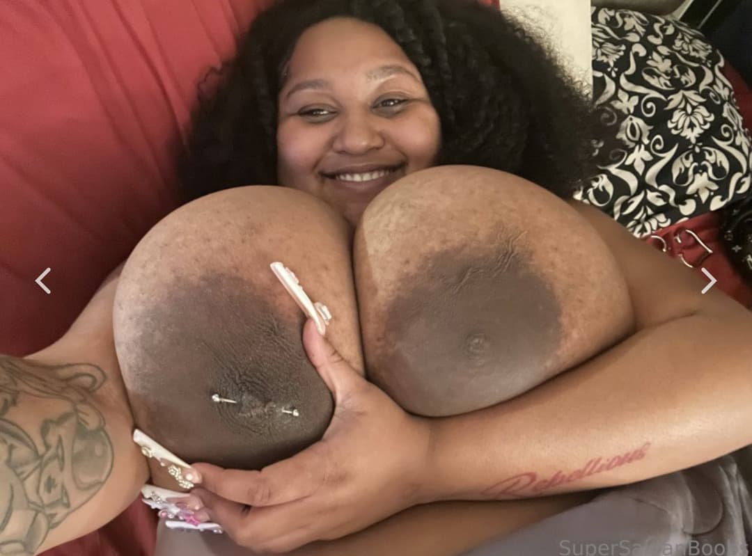 Big nipples huge areolas ?❤️?