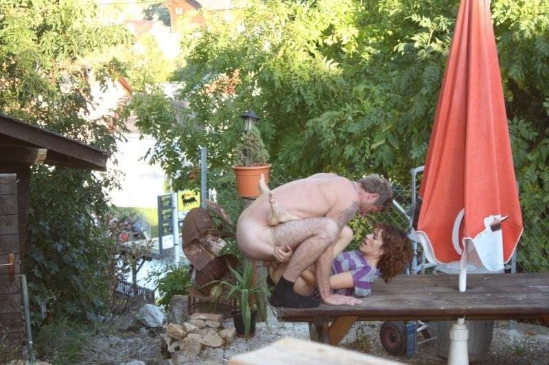 Slut Carina dogging outside, this men fuck me very well while others watching and masturbate