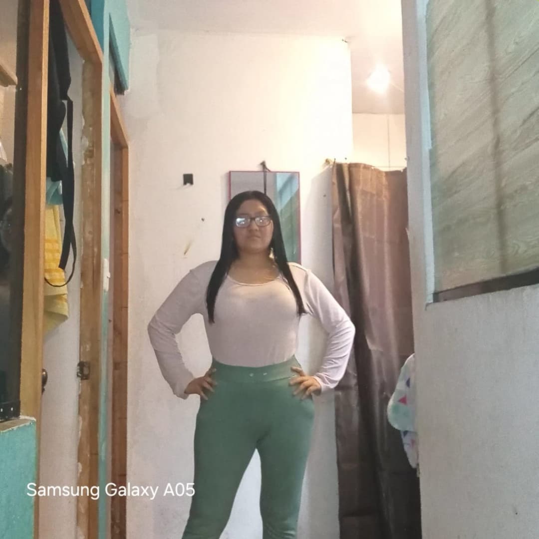 Piernas largas, cintura fina y un trasero que te hará amar el video ? Te la pongo dura entra perfil