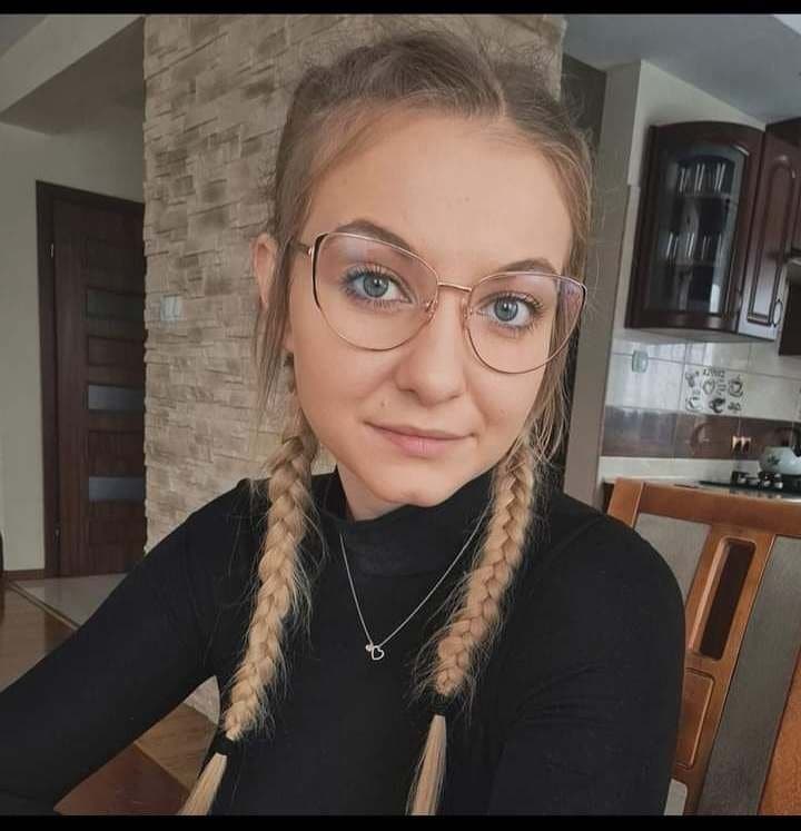 Polish amateur sluts wait for your dick