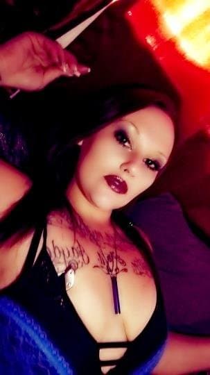 Bisexual Slut Dahlia Sucks Cock Like A Pro