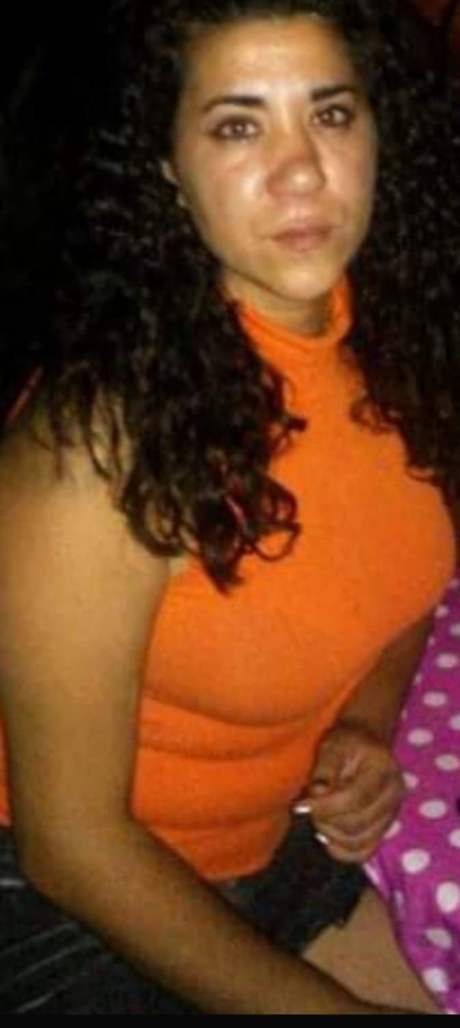 Cuando un amigo recibe un mensaje de la mujer de su amigo ... Putona tetona de Barcelona María Jesús