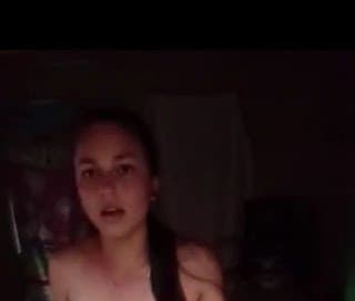 O cara flagrou a muié pelada com outro cara na casa da própria sogra.