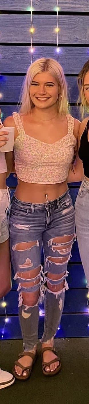 Hometown blonde knows how to shake her booty