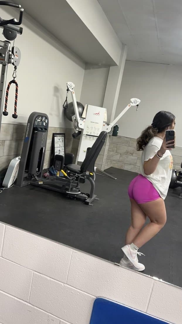 short latina with a fatass