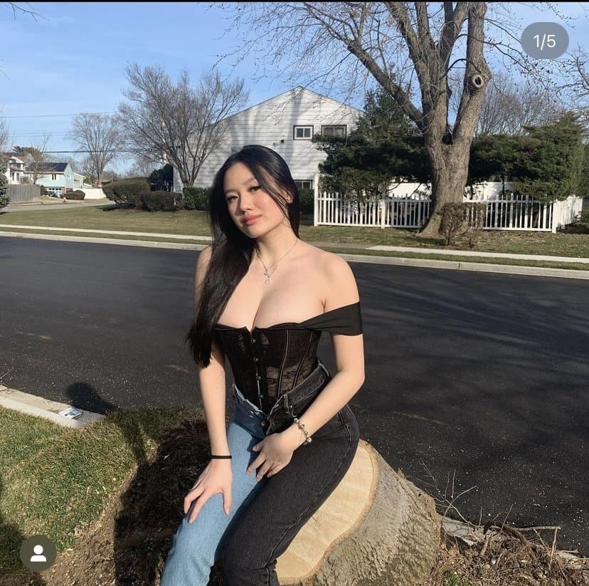 N!cole Exposing Her Hot Ass Busty Body To Us✨✨MUST SEE