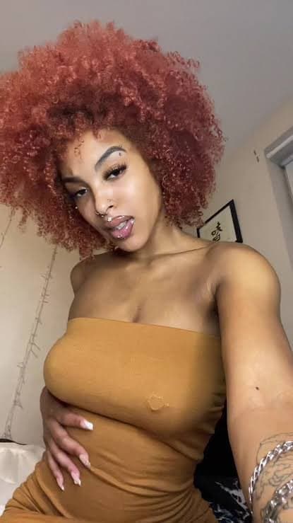 Pretty Pussy Ebony Babe
