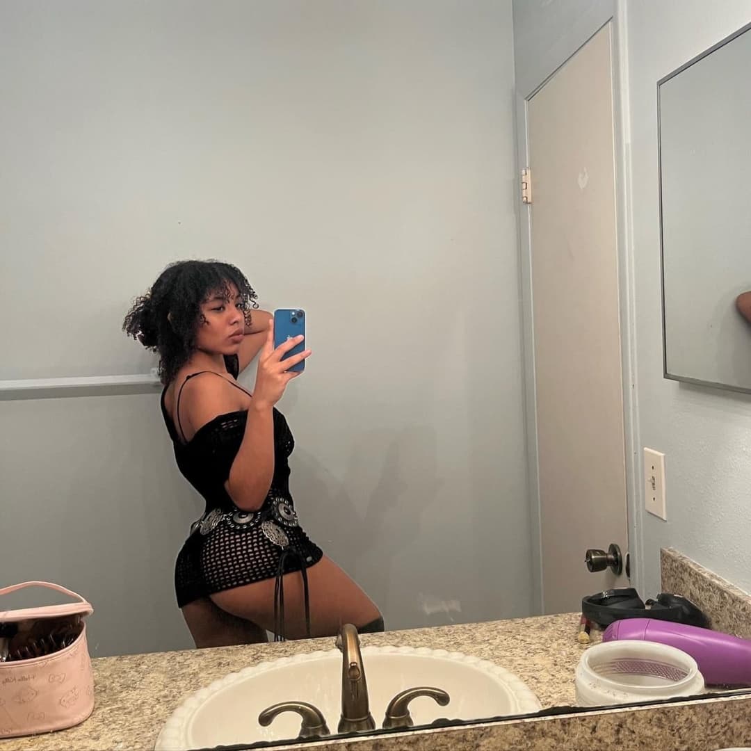 Moreninha vazada pelo ex caiu na net