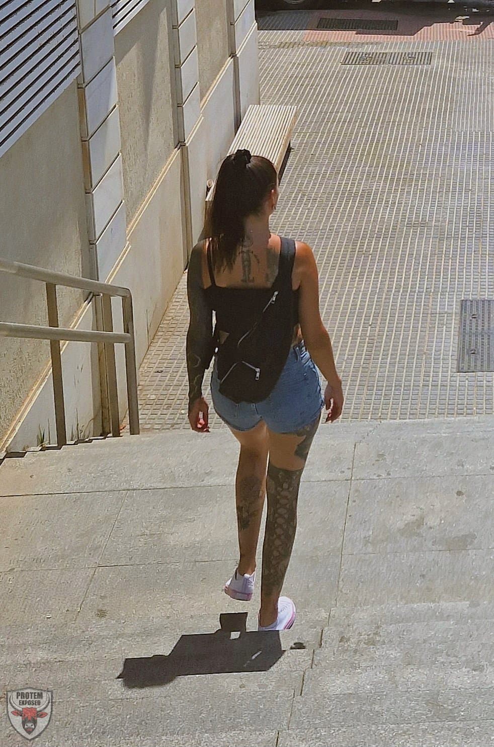 Hot tattooed goth anal slut fuck that big white cock like a pro whore