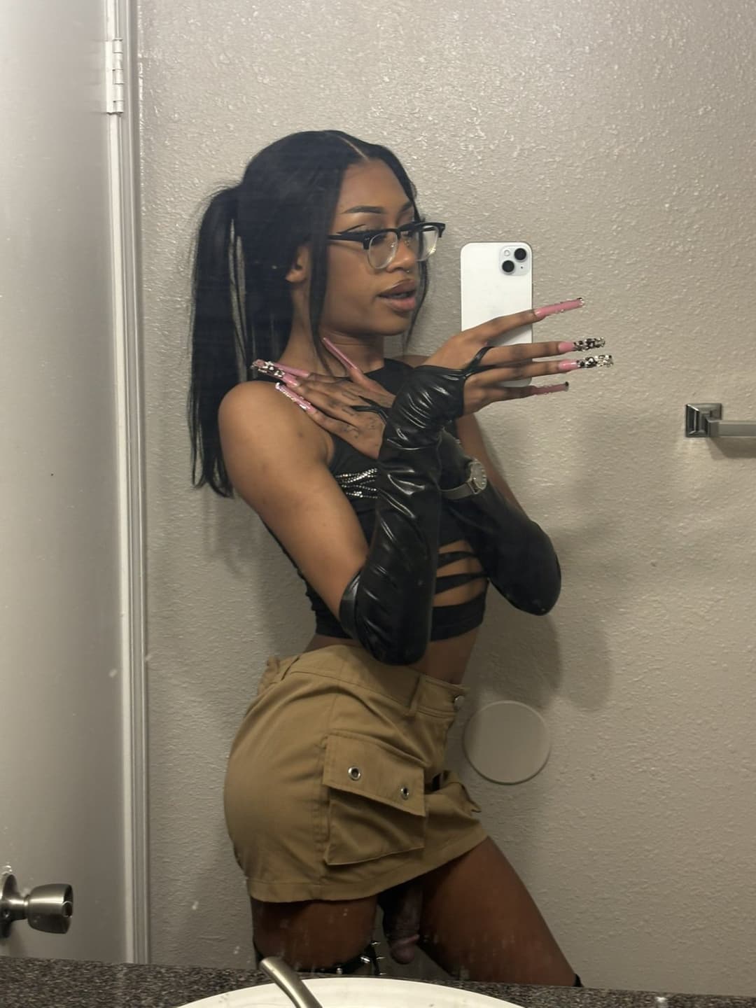 Lindas trans pauzuda de mini saia 02