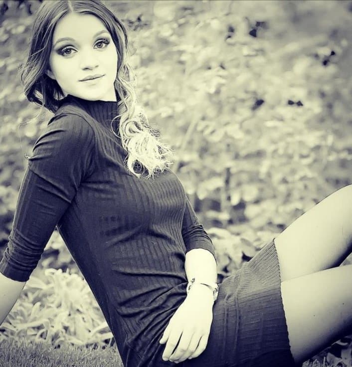 Livia mastrubate and fuck fake