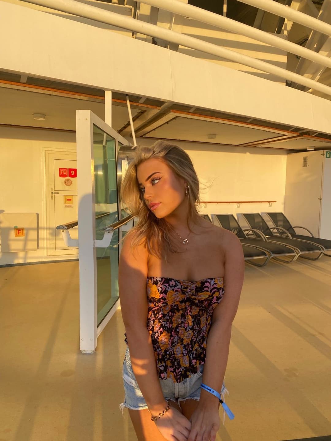 The perfect girl. hometown hottie with some hot ass nudes