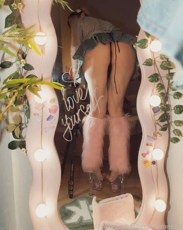 Blondelashes19 Trans / Sissy Shemale Crossdress Femboy Tranny Cosplay