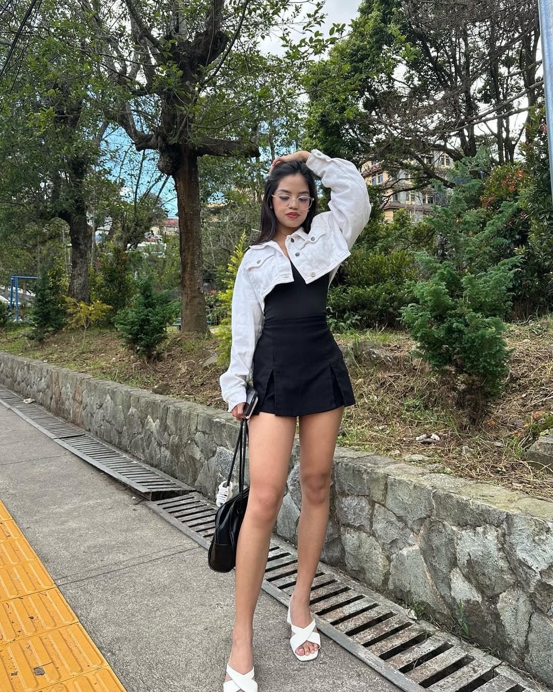 Filipina girl, ∆iL33n j0¥ got fvccked by her guy bestfriend ????