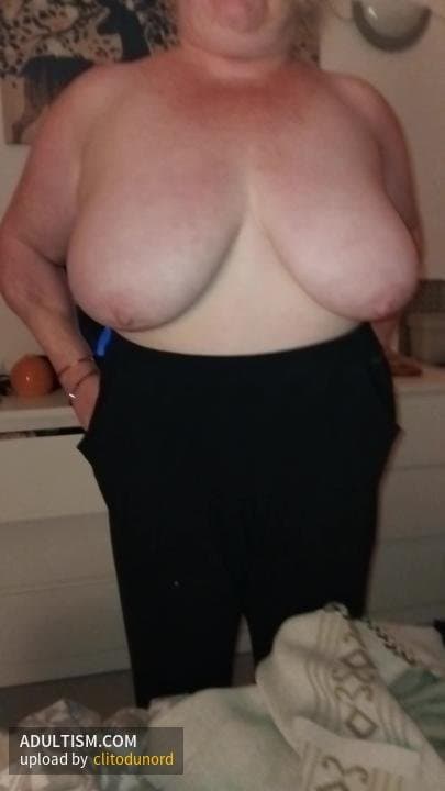 clitodunord branle sa chatte