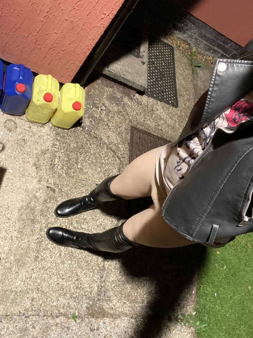 Upload dump, gf coming home so need somewhere to store evidence of Kiera from my girl