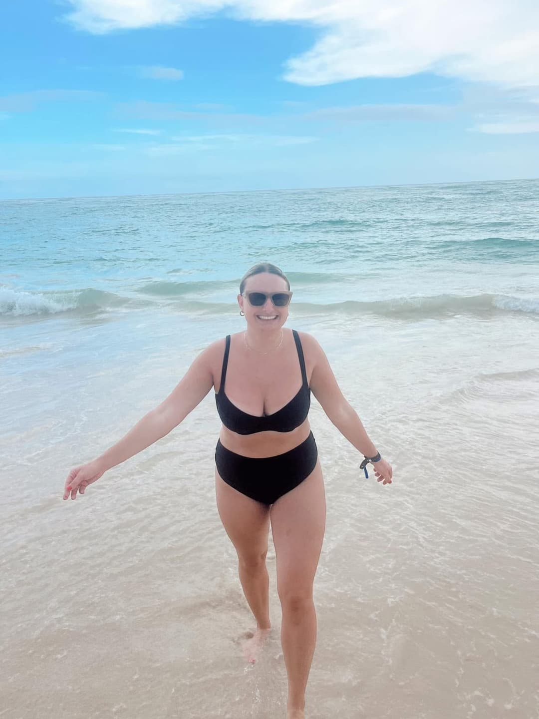 Would you rather fuck this hot milf or he hot college daughter? Repost Milf Like Daughter