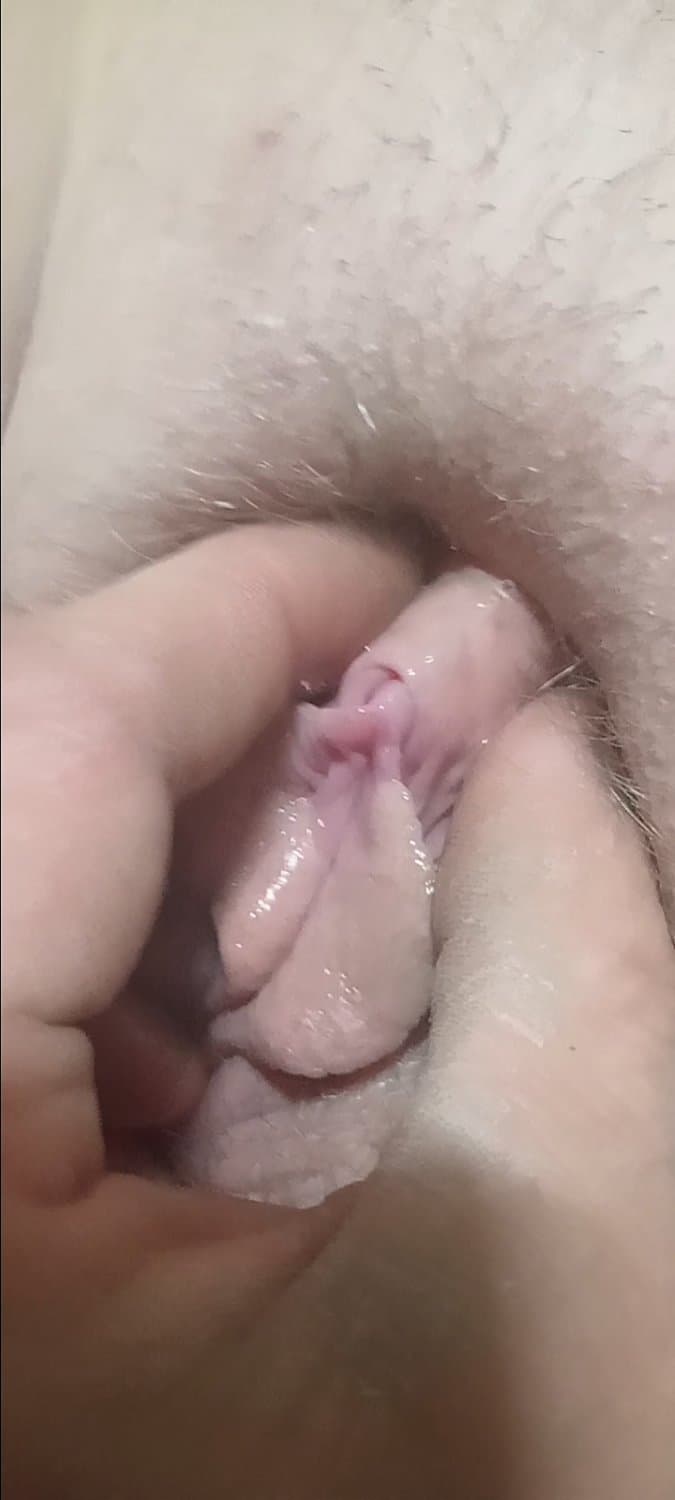 Playing with wifes pussy.rubbing her small pink clit.doesnt south african pussy look delicious ?