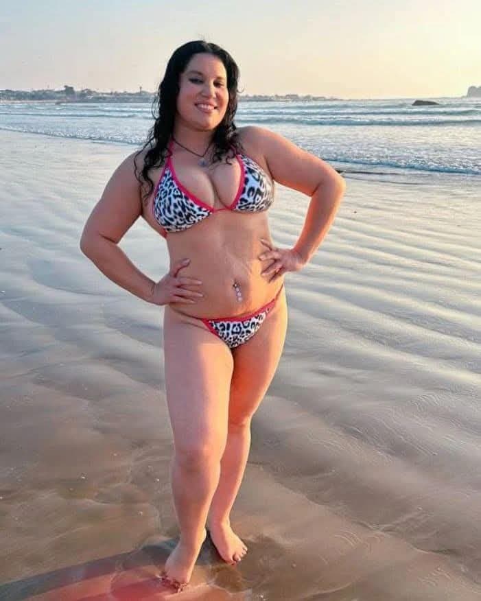 Jany, Que cara de puta petera de esta tetona ? para llenarle la cara a esta putigorda??