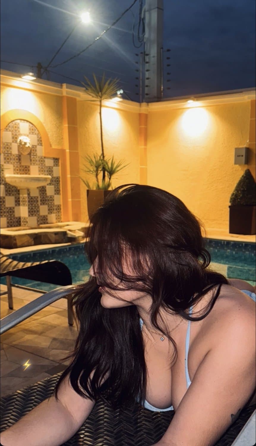 amigo vazou a puta rabuda gostosa do corno amigo dele! muito delícia