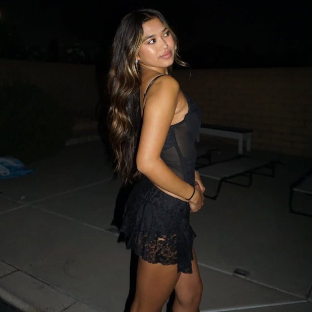 Krischelle Delgado - Cleavage in a Lace Top (9/28/24)