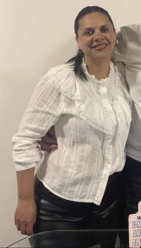 espiando a mi tia en el baño