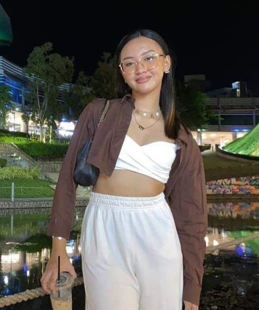 Click to view full size Hot Asian Pinay Couple