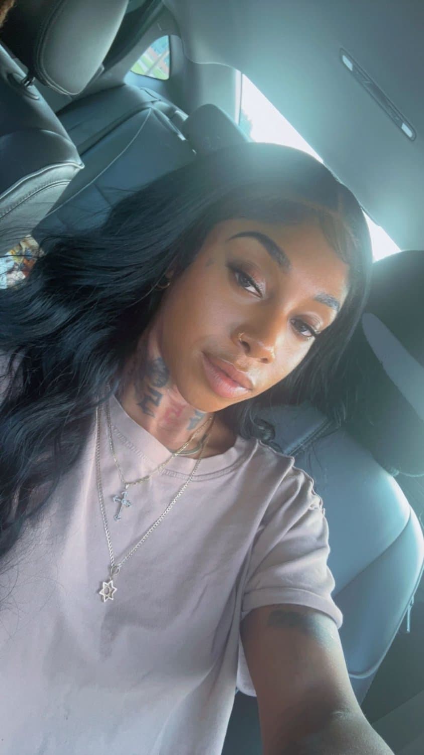 just wanna cum all over this black thot