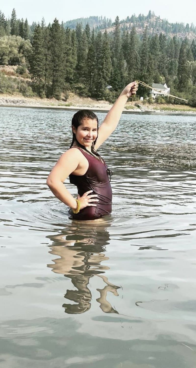 Click to view full size Babyface Latina teen nude