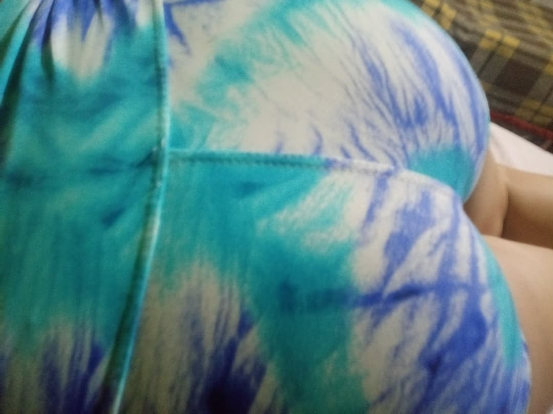 Culo con el shorts azul ?