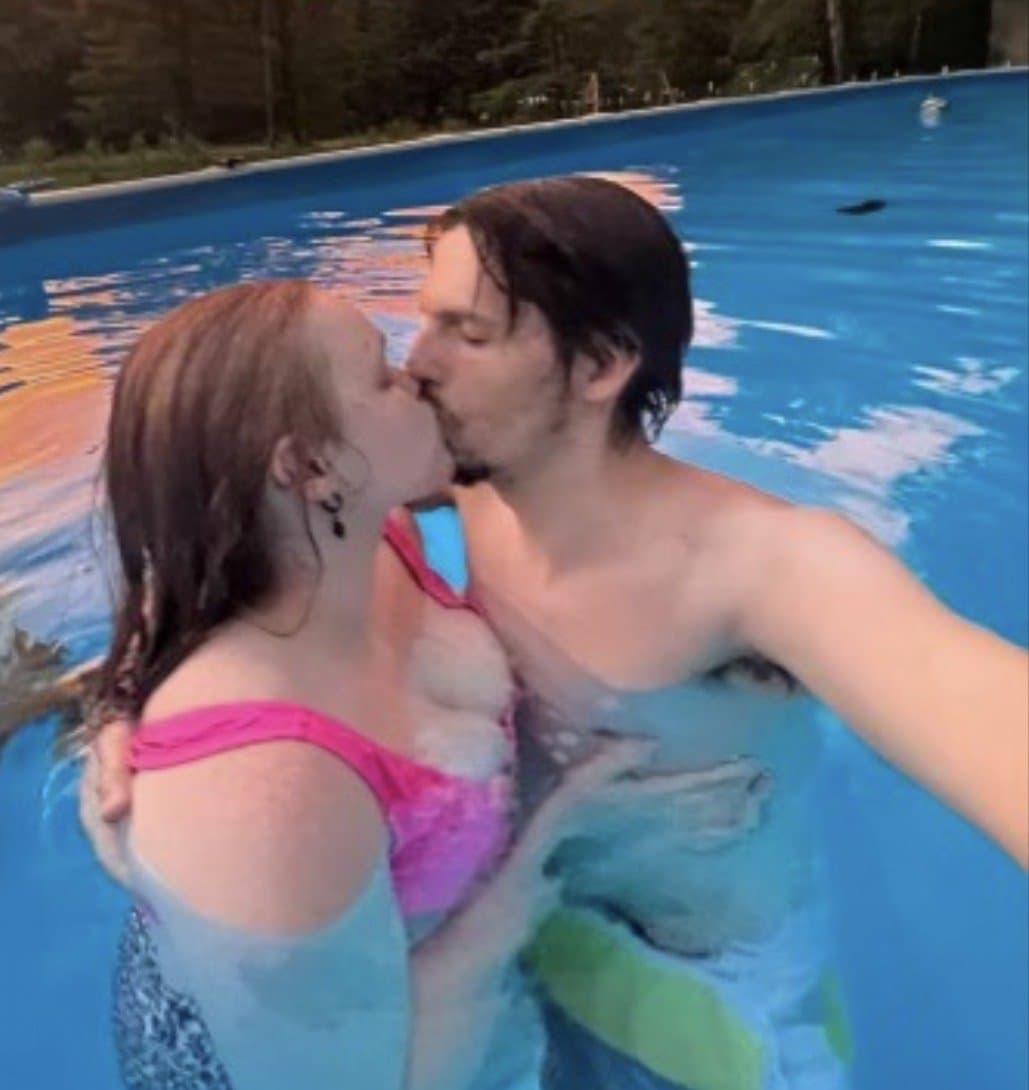 Click to view full size Kevin & Abby