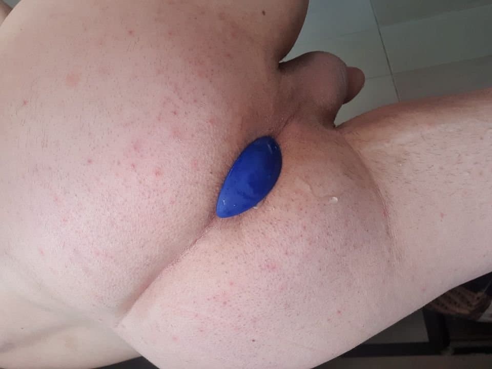 Amateur bisex guy naked (me)