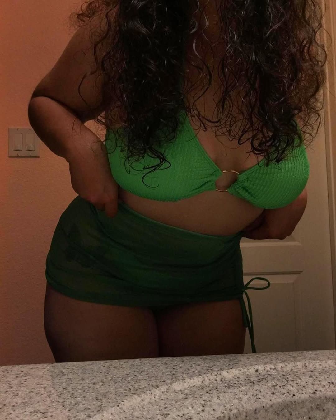 Chave Gomez, Chave.e96, Diana Gomez, dianaleach044, Diana Elizabeth Gomez Leach