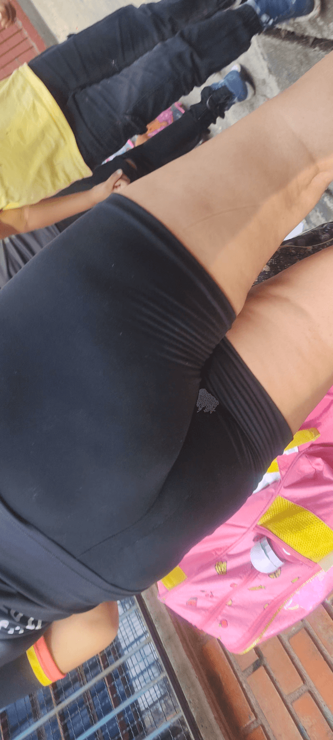 Blonde big ass + Nice ass close + Young Ebony hot ?