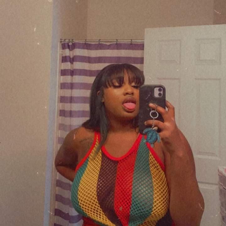 Tae weird ass she fine ASF tho and freaky how I like em