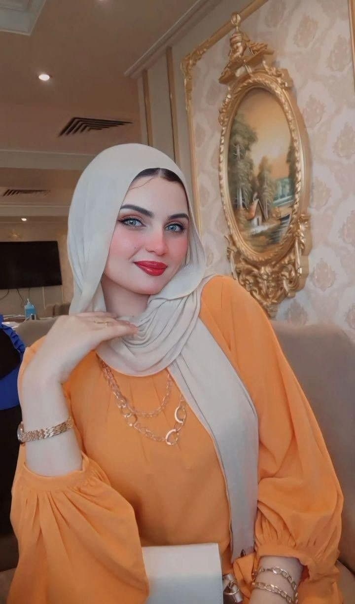 Click to view full size The beauty of the veiled Arab girl is seductive and flaming ?????