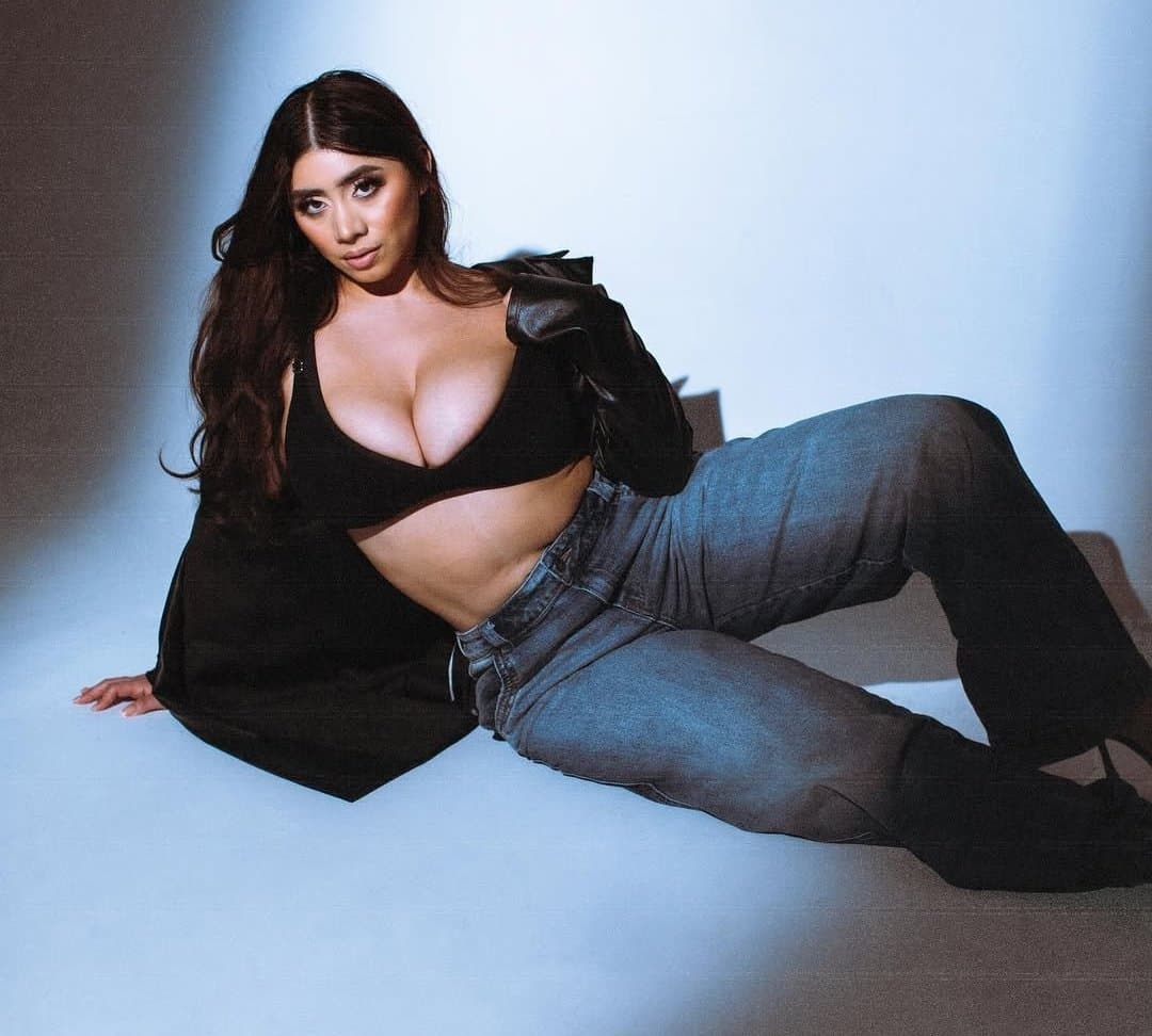 Gorgeous Violet Myers❤️